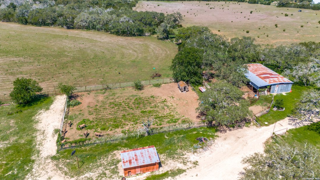 Farm Ranch in Canyon Lake, Texas, United States 4 - 17943970