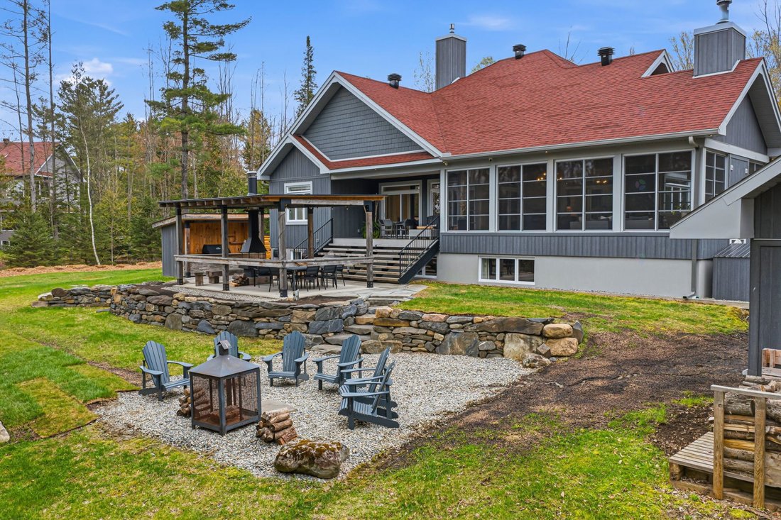 House in Magog, Quebec, Canada 4 - 17944572