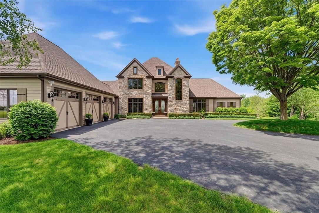 House in Fombell, Pennsylvania, United States 1 - 17943937