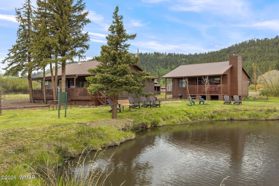 Greer, Arizona, United States 1 - 17945322