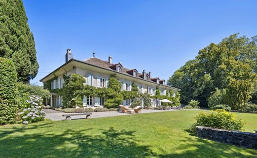 Haus in Tolochenaz, Waadt, Schweiz 1