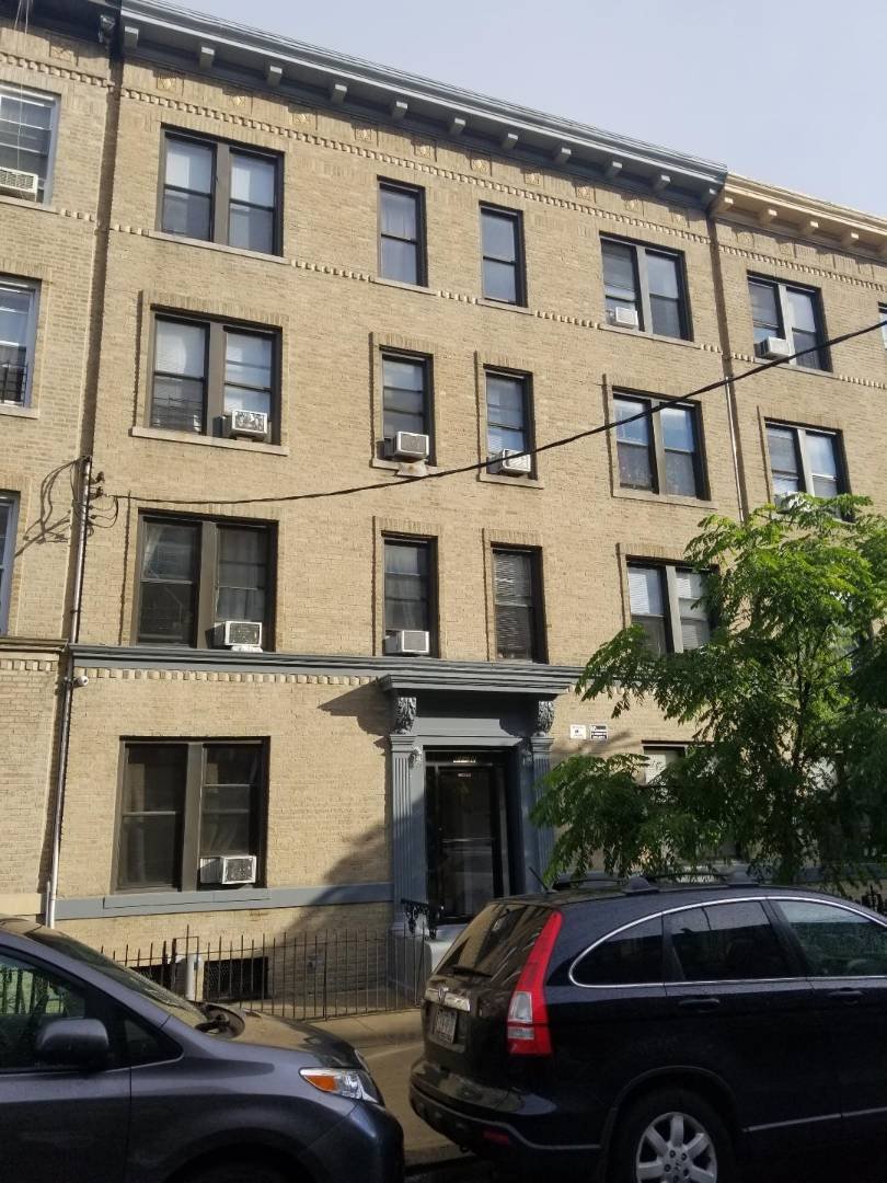 House in New York, New York, United States 1 - 17945750