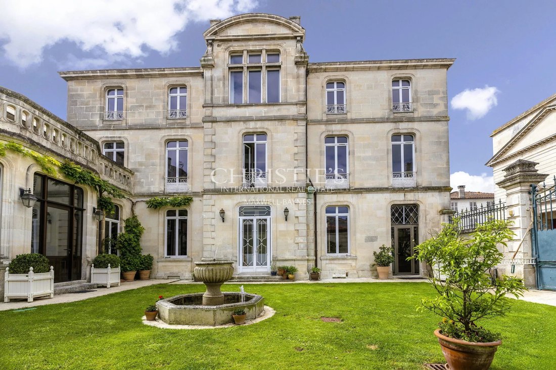 House in Centre Ville Nord, Rochefort, France 2 - 17944647