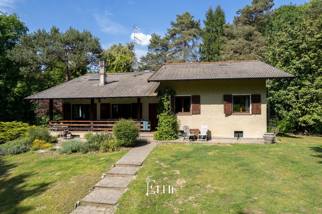 Villa in Sesto Calende, Lombardy, Italy 2 - 17945746