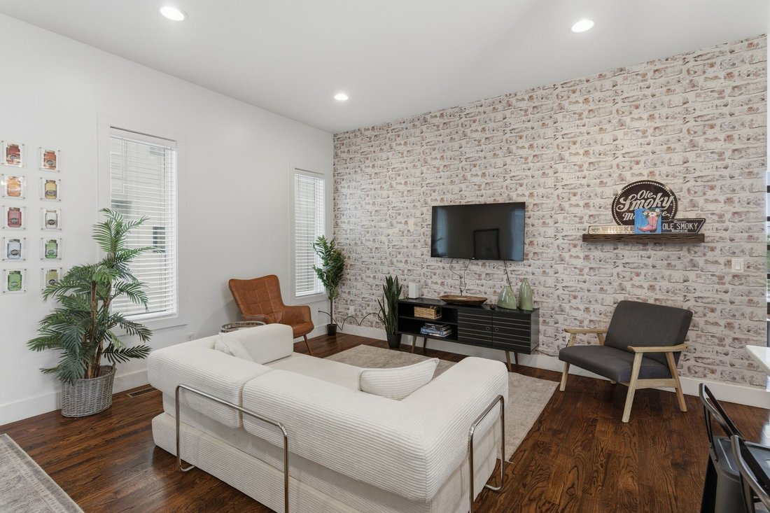 Co Op in Nashville, Tennessee, United States 5 - 17946173