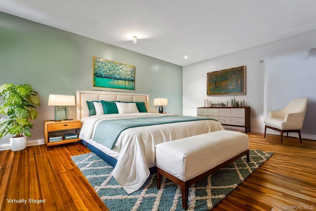 House in Bellmore, New York, United States 4 - 17945685