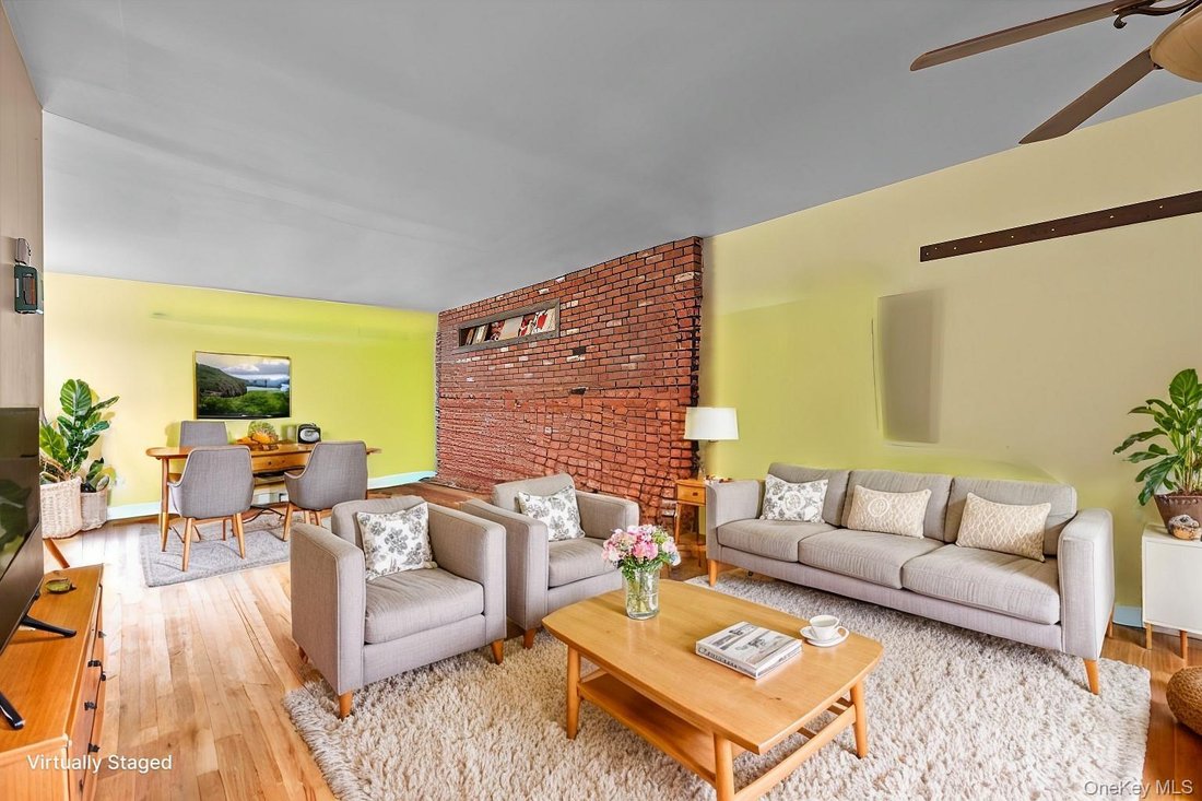 House in Bellmore, New York, United States 2 - 17945685
