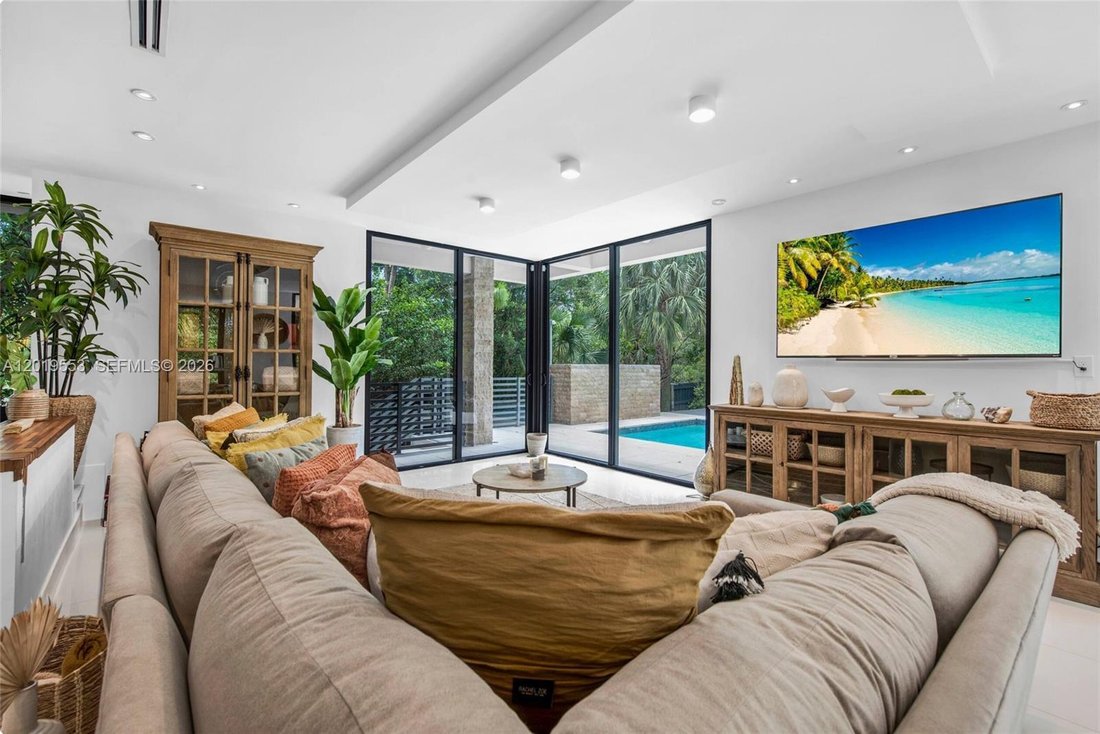 House in Miami, Florida, United States 3 - 17945925