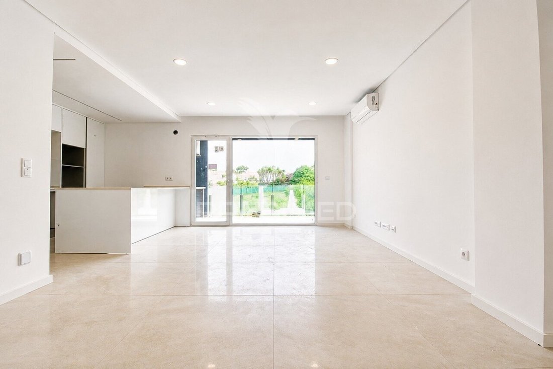 Apartment in Charneca de Caparica e Sobreda, Setubal, Portugal 2 - 17509176