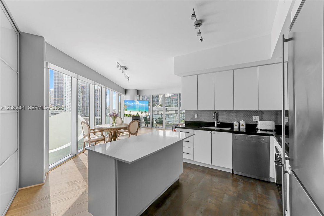 Condo in Miami, Florida, United States 4 - 17945942