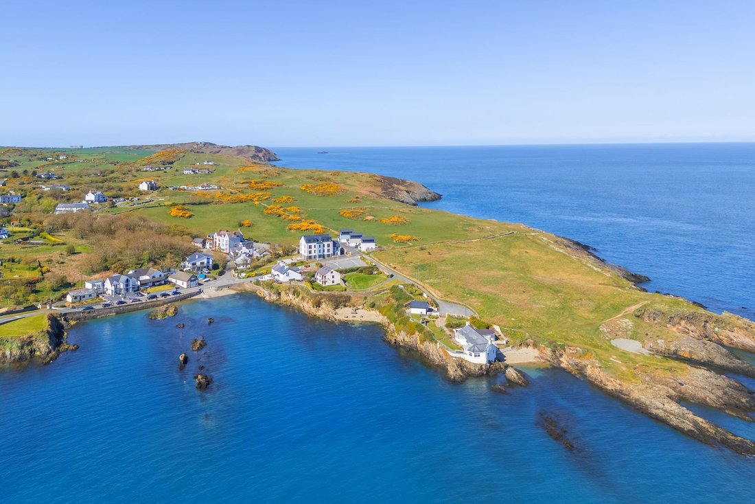 Apartment in Amlwch, Wales 3 - 17945907