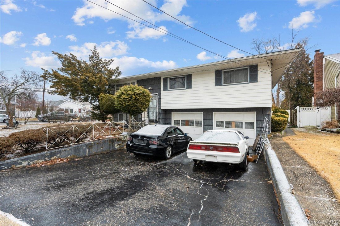 House in Bellmore, New York, United States 5 - 17945685