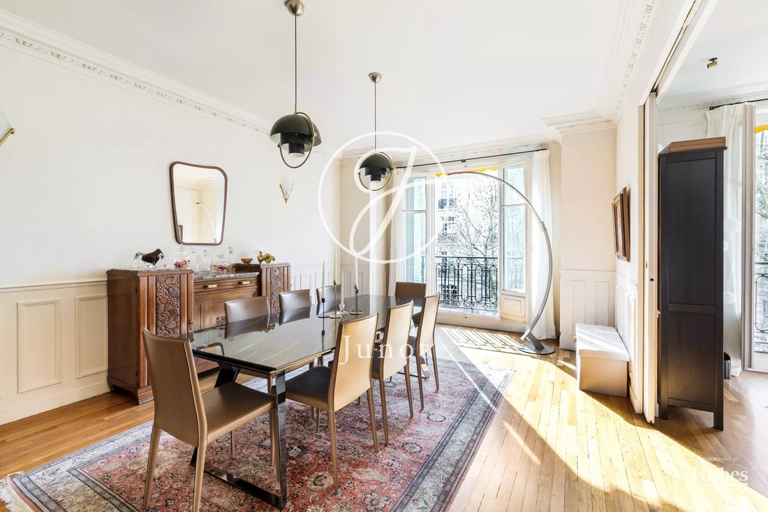 Apartment in Saint Thomas d'Aquin, Paris 7e Arrondissement, Paris 5 - 17422800