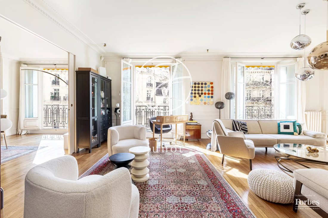 Apartment in Saint Thomas d'Aquin, Paris 7e Arrondissement, Paris 2 - 17422800