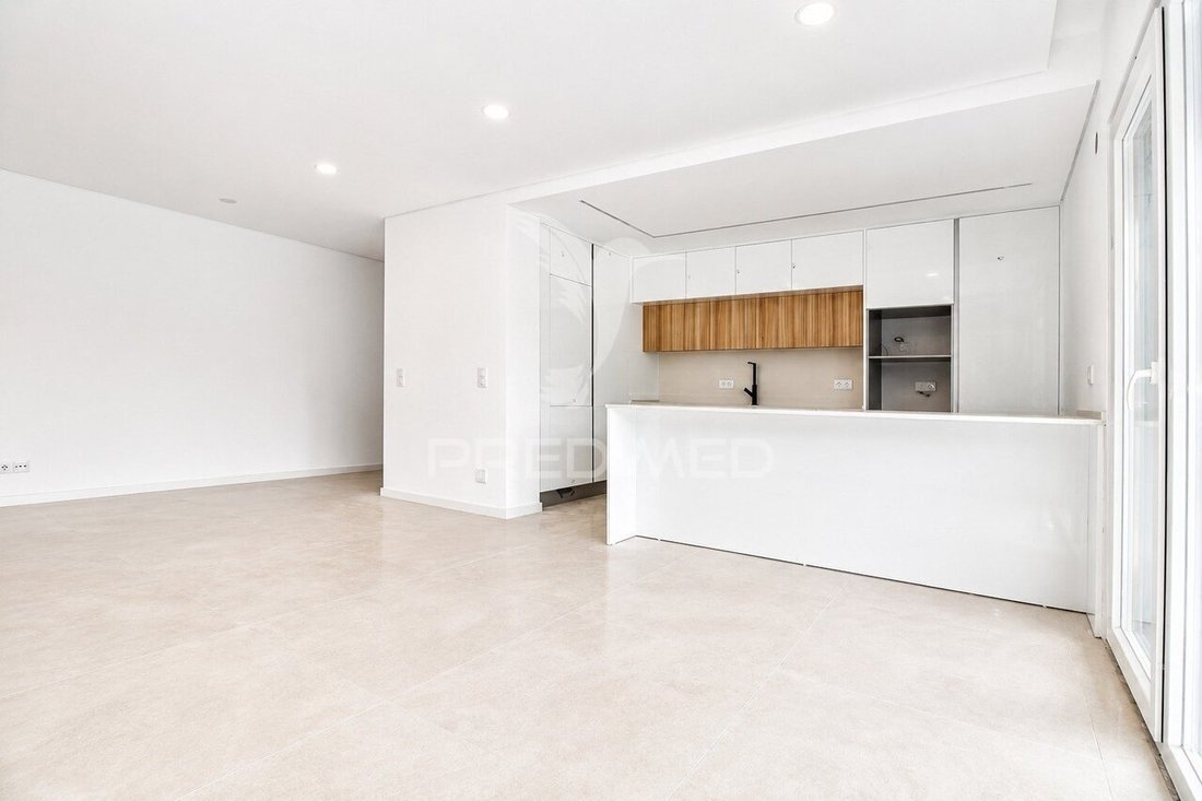 Apartment in Charneca de Caparica e Sobreda, Setubal, Portugal 4 - 17509176