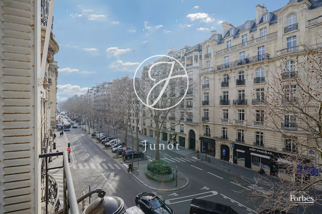 Apartment in Saint Thomas d'Aquin, Paris 7e Arrondissement, Paris 3 - 17422800