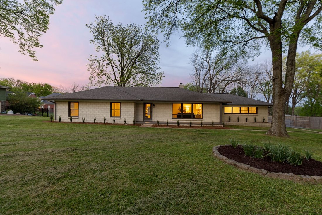 House in Nashville, Tennessee, United States 2 - 17946142