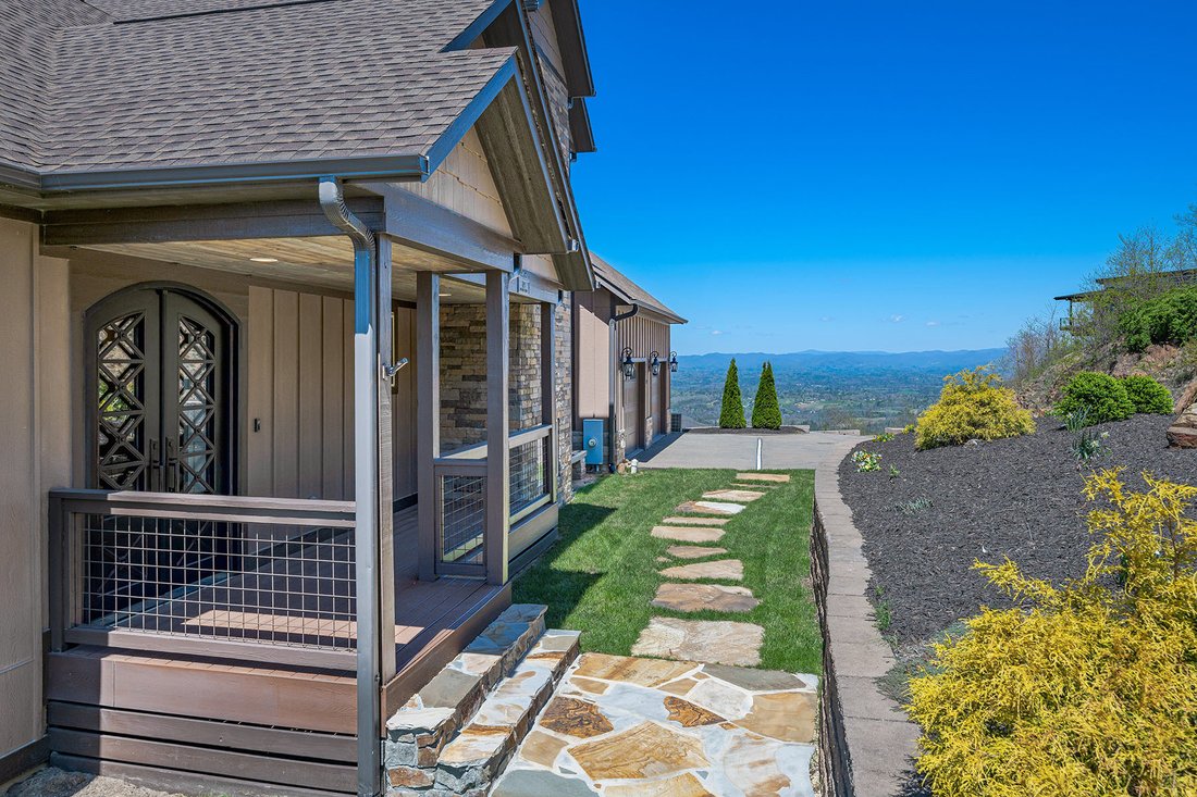 House in Weaverville, North Carolina, United States 5 - 17945972