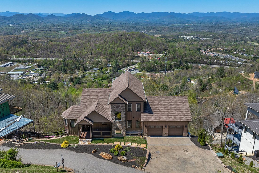 House in Weaverville, North Carolina, United States 2 - 17945972