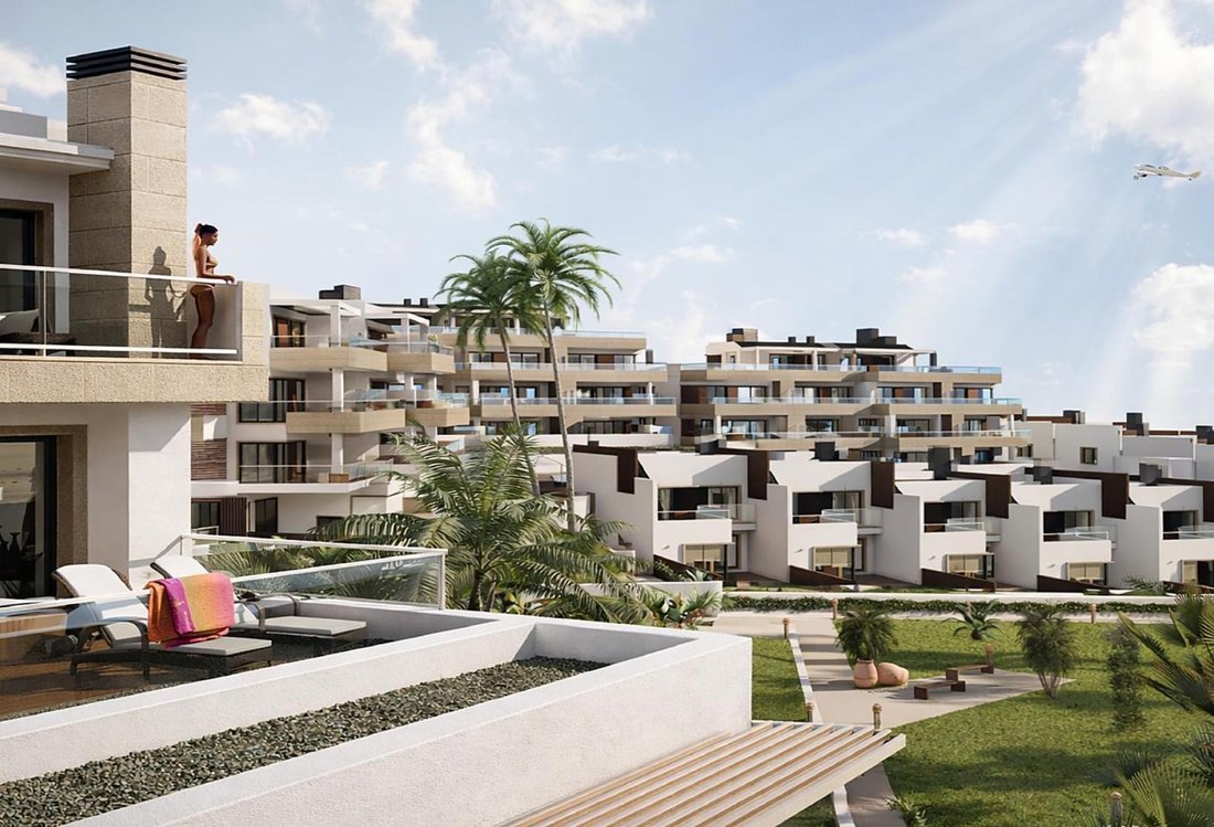 Penthouse in La Linea de la Concepcion, Andalusia, Spain 3 - 17945840