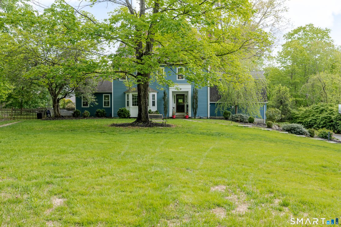 House in Newtown, Connecticut, United States 3 - 17945896