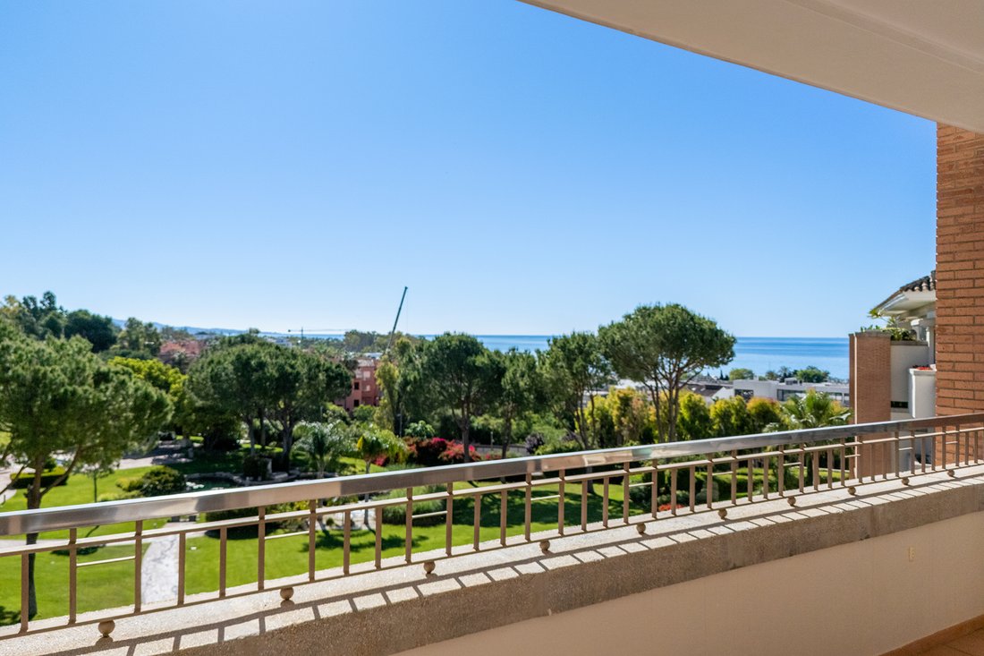 Apartment in Marbella, Andalusia, Spain 3 - 17945976