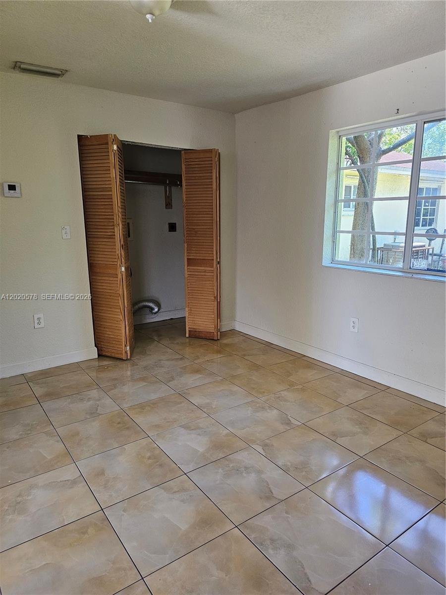 House in Opa-locka, Florida, United States 4 - 17945927
