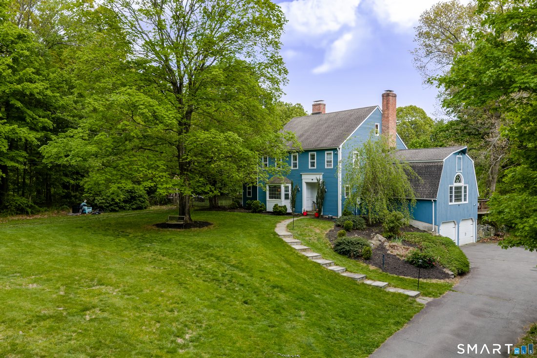 House in Newtown, Connecticut, United States 2 - 17945896