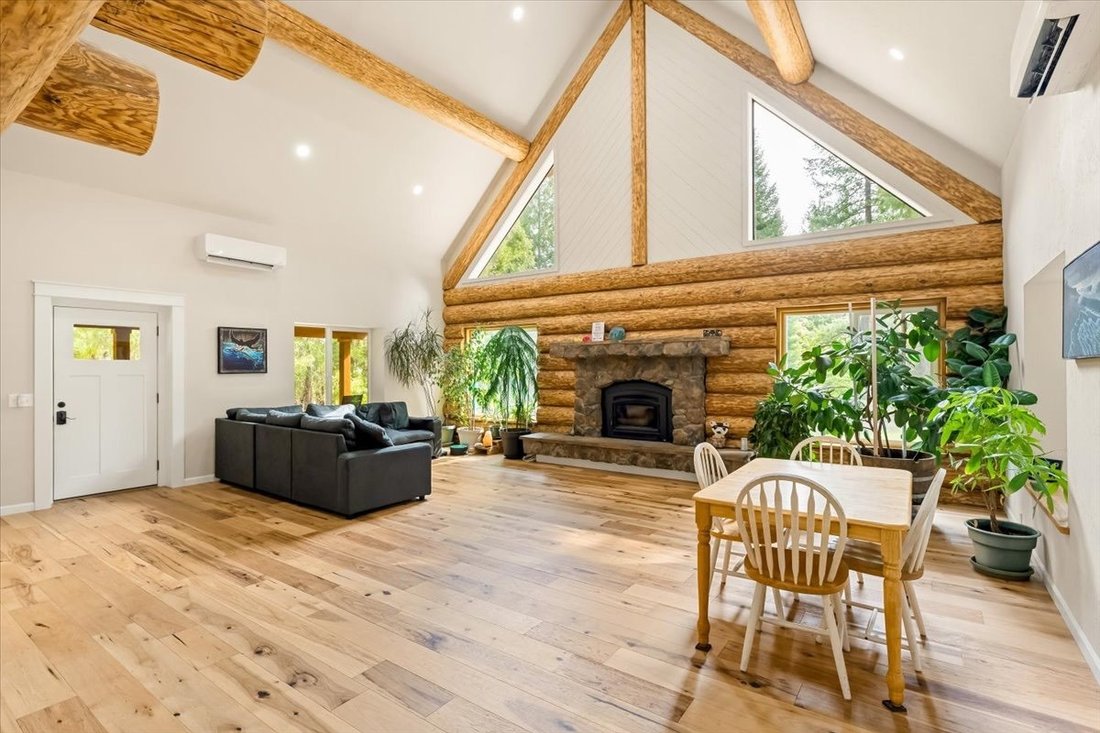 House in Fort Jones, California, United States 2 - 17945781