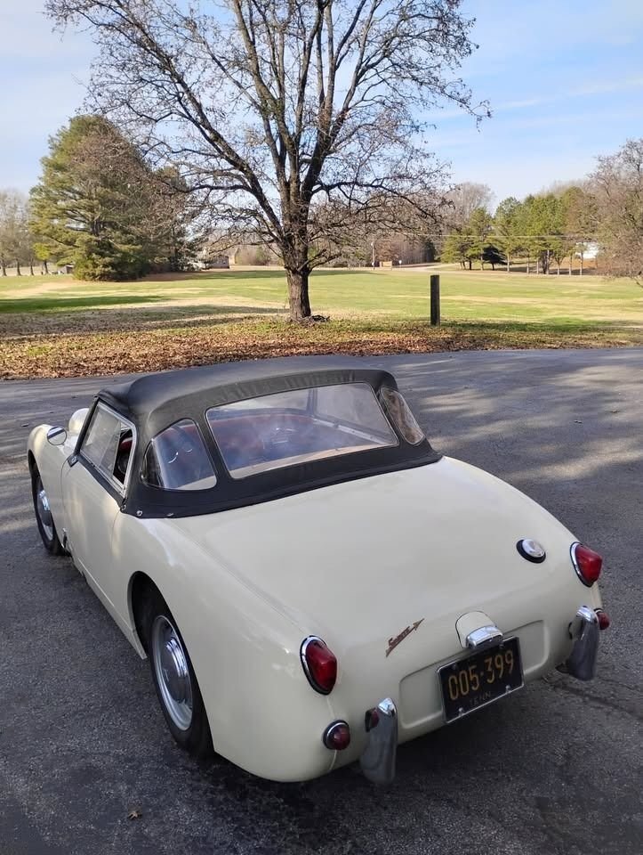 Cabriolet in Glendale, United States 3 - 17945811