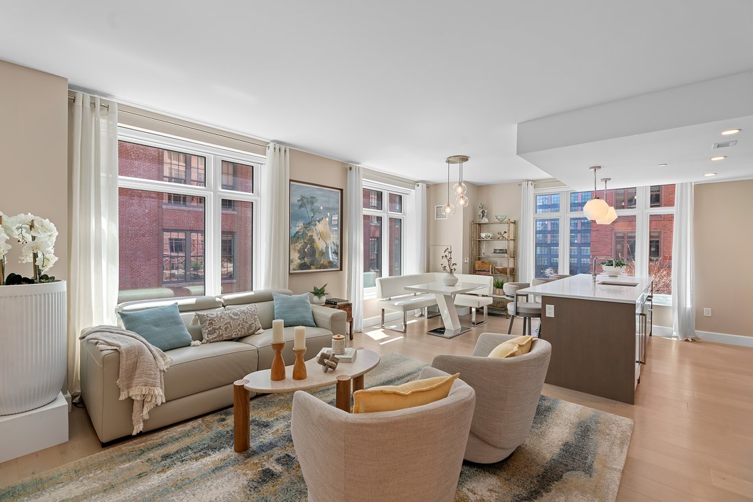 Condo in Boston, Massachusetts, United States 1 - 17946045