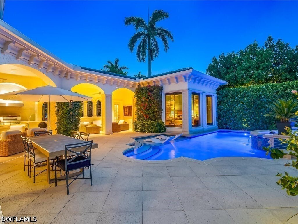 House in Naples, Florida, United States 4 - 17945615