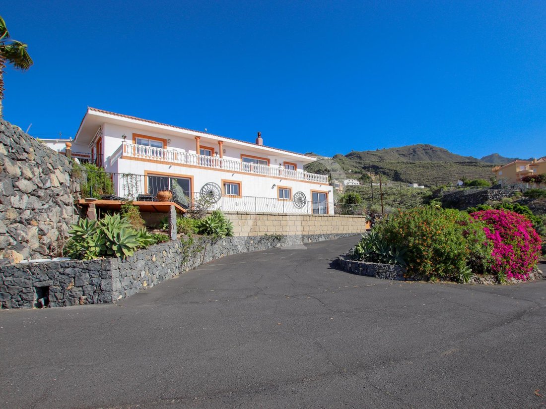 Finca in Adeje, Canary Islands, Spain 3 - 17946348