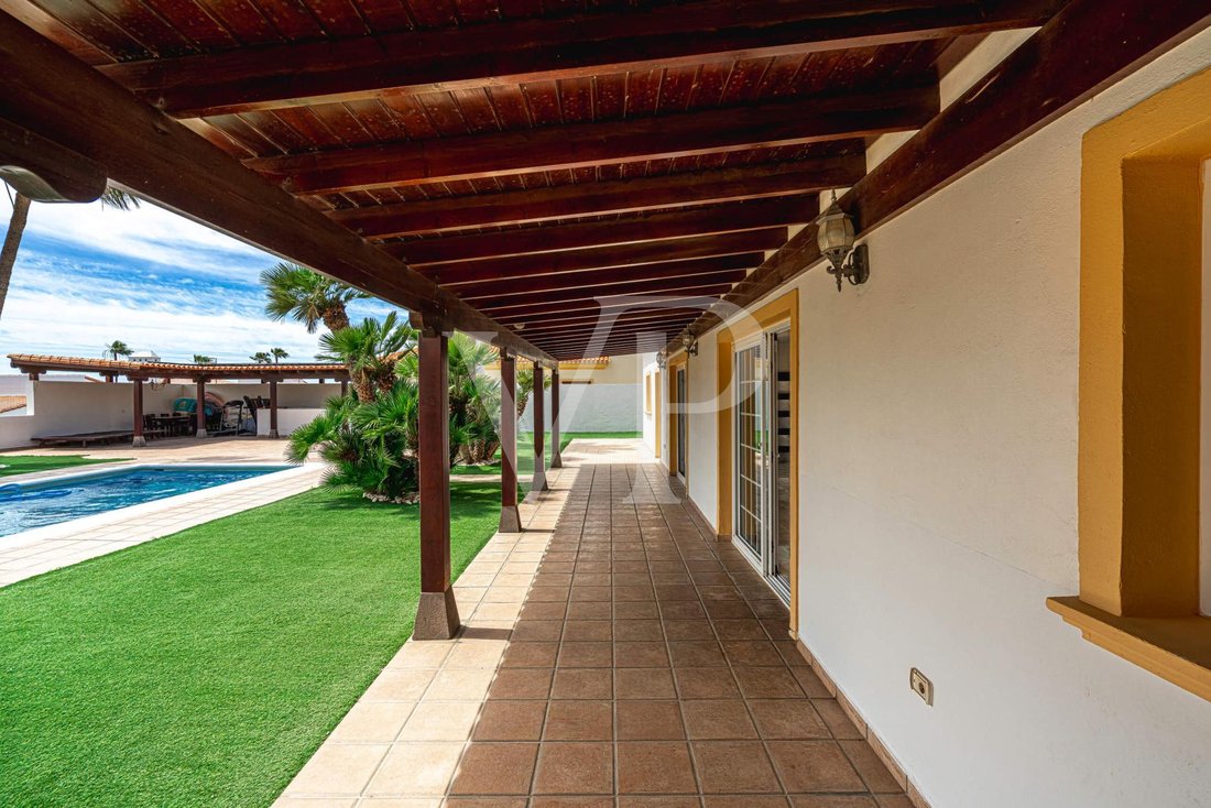 Villa in San Miguel de Abona, Canary Islands, Spain 4 - 17946480
