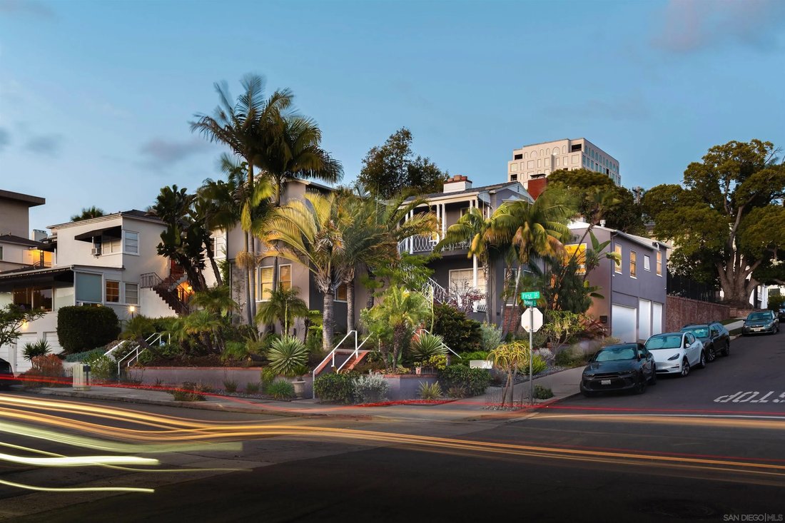 San Diego, California, United States 4 - 17946345