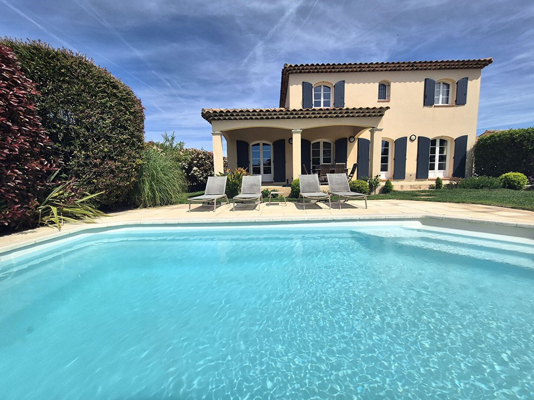 Villa in Saint-Cyr-sur-Mer, Provence-Alpes-Côte d'Azur, France 2 - 17946316