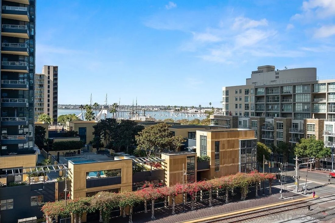 Condo in San Diego, California, United States 4 - 17946341