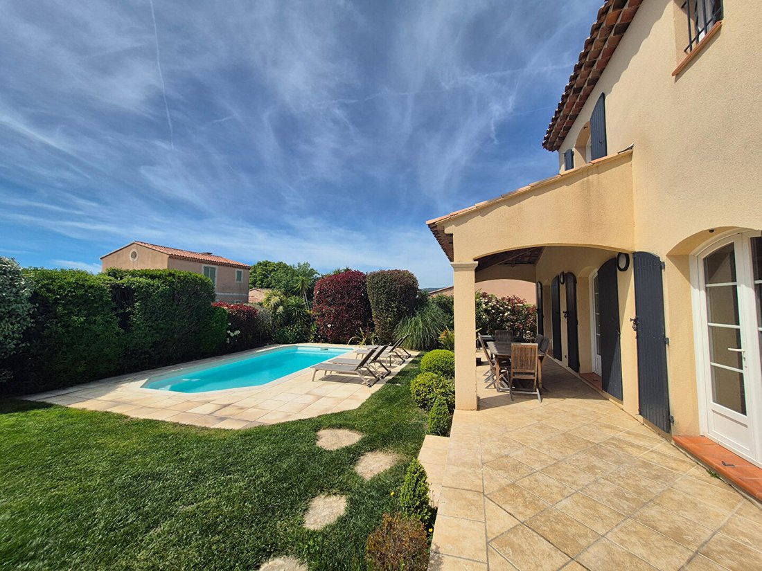 Villa in Saint-Cyr-sur-Mer, Provence-Alpes-Côte d'Azur, France 3 - 17946316