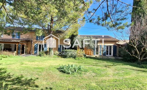 House in Nevons-route d'Apt, L'Isle-sur-la-Sorgue, France 1