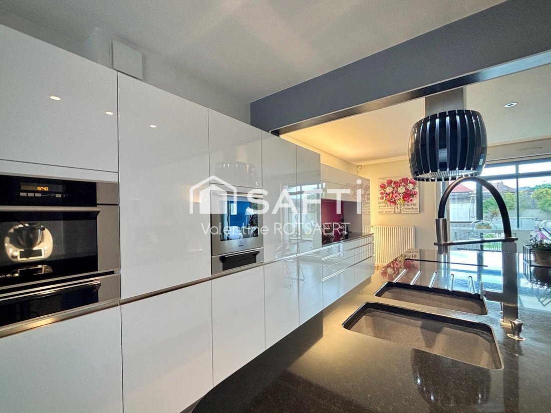 House in Compiegne, Hauts-de-France, France 4 - 17946809