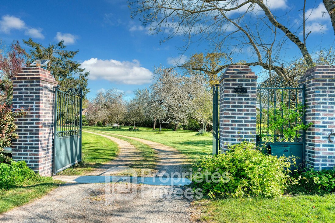 Villa in Saint-Denis-Lanneray, Centre-Val de Loire, France 4 - 17946308