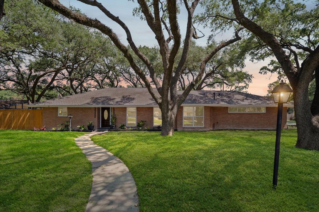 House in Houston, Texas, United States 2 - 17946471