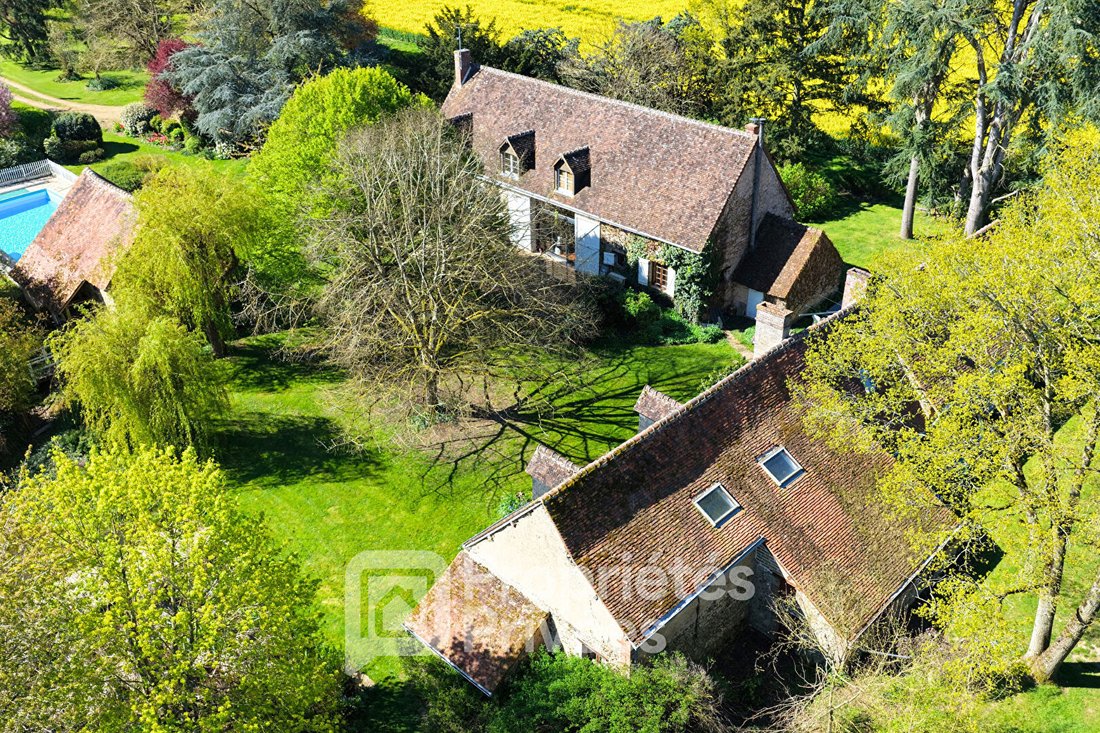 Villa in Saint-Denis-Lanneray, Centre-Val de Loire, France 2 - 17946308