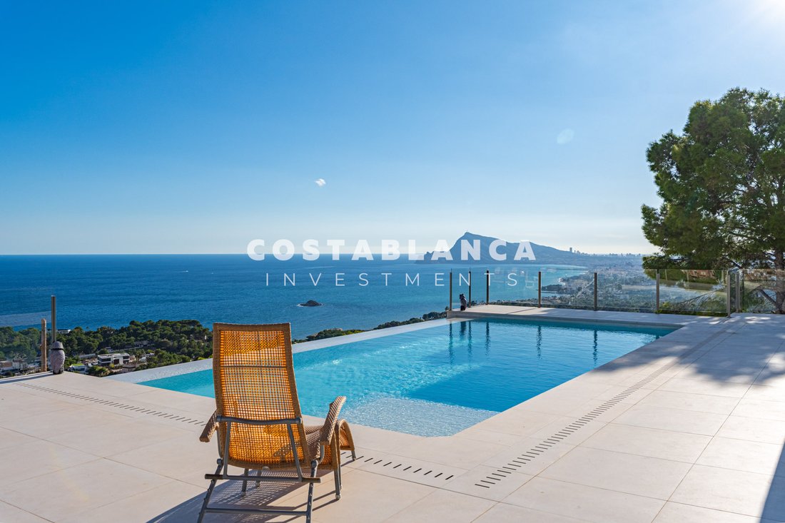 Villa in Altea, Valencian Community, Spain 1 - 17946728