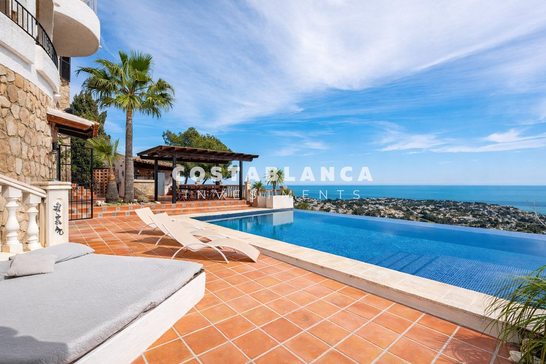 Villa in Moraira, Teulada, Valencian Community 1 - 17946749