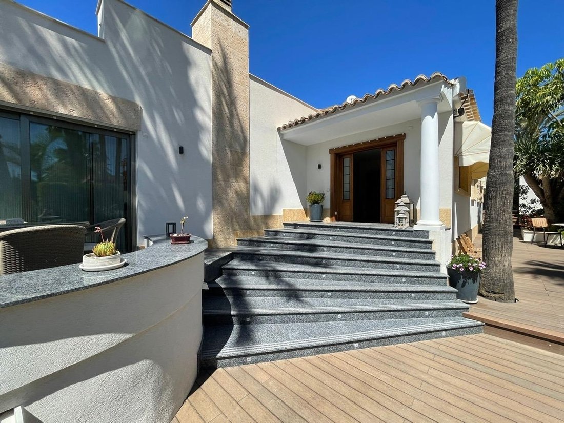 Villa in Benidorm, Valencian Community, Spain 2 - 17947012