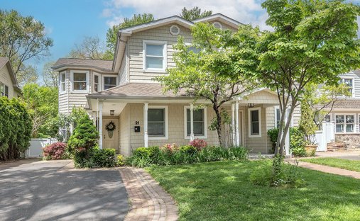 Apartment in Port Washington, New York, United States 1