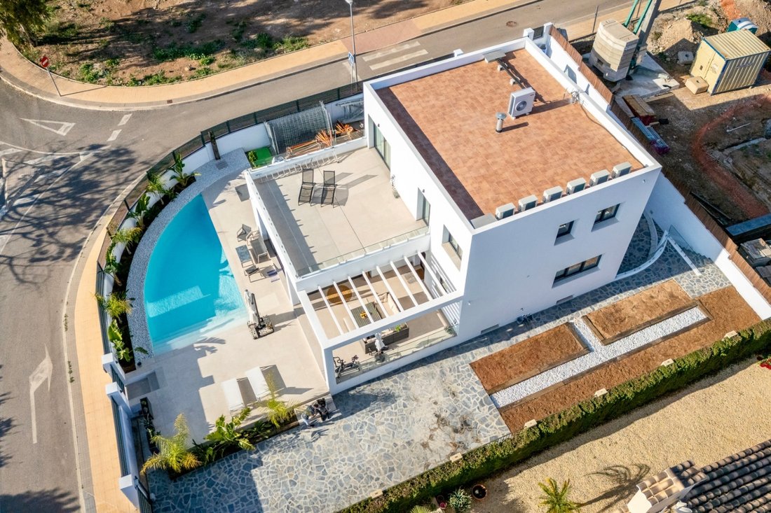 Villa in la Nucia, Valencian Community, Spain 1 - 17949241