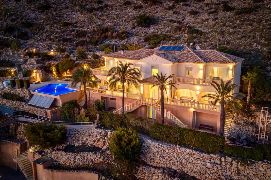 Villa in Altea, Valencian Community, Spain 1 - 17948821