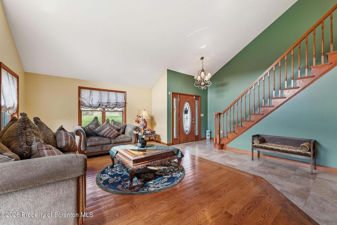 House in Dalton, Pennsylvania, United States 5 - 17946911